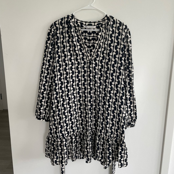 Super cute Zara dress - Picture 3 of 7